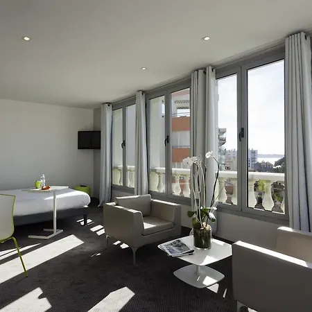 Ibis Styles Antibes Les Pins Готель 3*