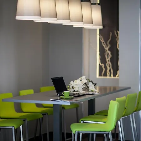 Ibis Styles Antibes Les Pins Жюан-ле-Пен