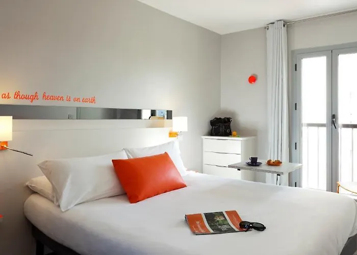 Ibis Styles Antibes Les Pins 胡安莱潘