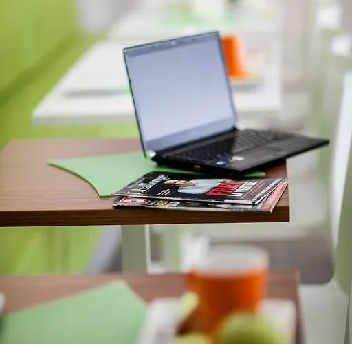 Ibis Styles Antibes Les Pins 酒店