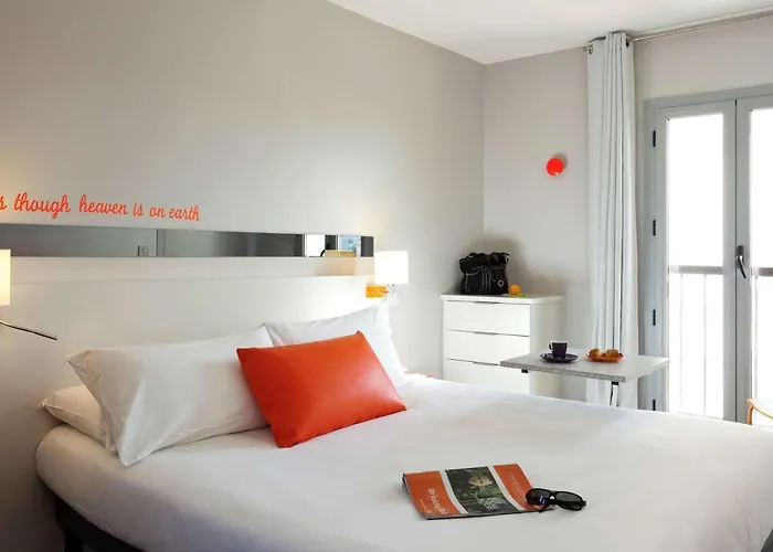 Ibis Styles Antibes Les Pins 酒店 3*
