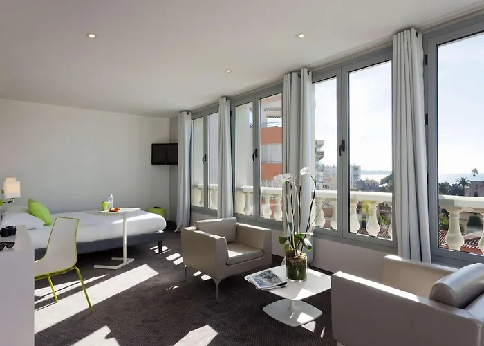 Ibis Styles Antibes Les Pins 3*