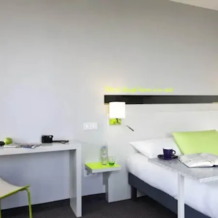 Hotel Ibis Styles Les Pins 3*
