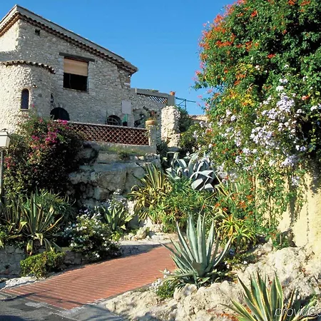 Готель Ibis Styles Antibes Les Pins Жюан-ле-Пен