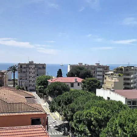 Hotel Ibis Styles Les Pins 3*