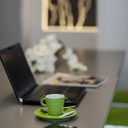 ホテル Ibis Styles Antibes Les Pins