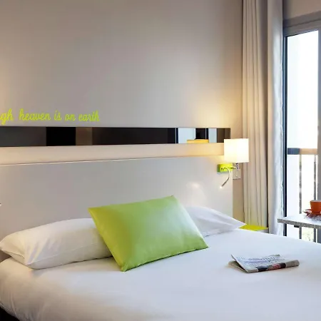 ホテル Ibis Styles Antibes Les Pins 3*