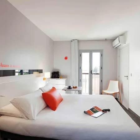 Ibis Styles Antibes Les Pins ジュアン・レ・パン