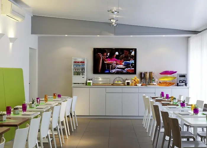 Ibis Styles Antibes Les Pins 3*