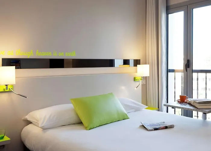 Hotel Ibis Styles Antibes Les Pins 3*