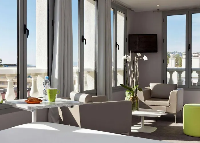 Hotel Ibis Styles Antibes Les Pins